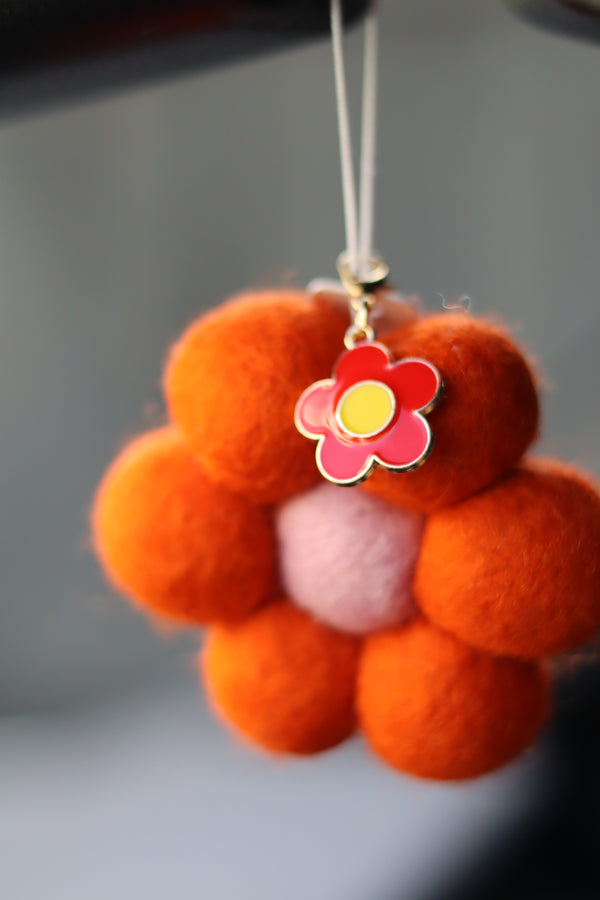 Hanging Charm - Daisy Red & Yellow